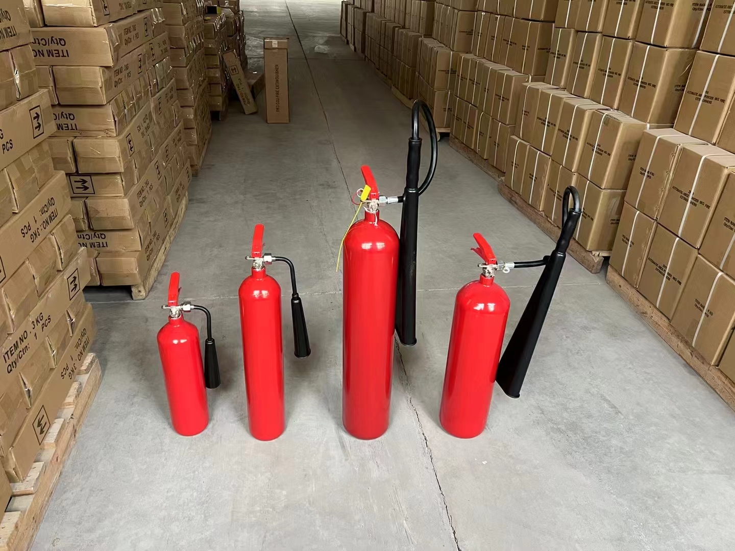 Alat Pemadam Api CO2 dengan Kotak Pemadam Api